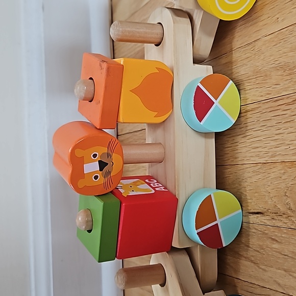 KIDS PREFERRED World of Eric Carle The Very Hungry Caterpillar Wooden Train Set - Picture 4 of 6